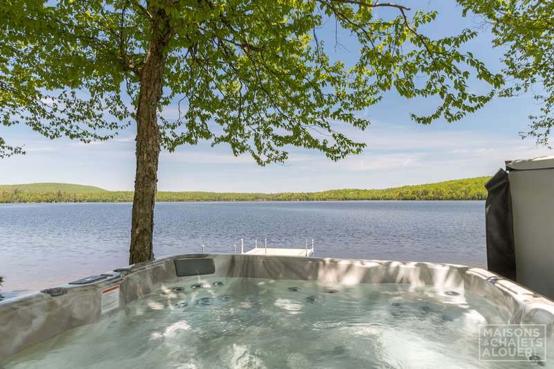 Chalet à louer au bord de l'eau