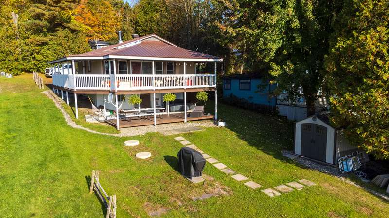 Chalet à louer au bord de l'eau