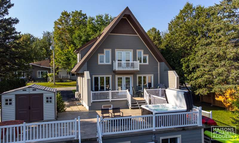 Chalet à louer au bord de l'eau